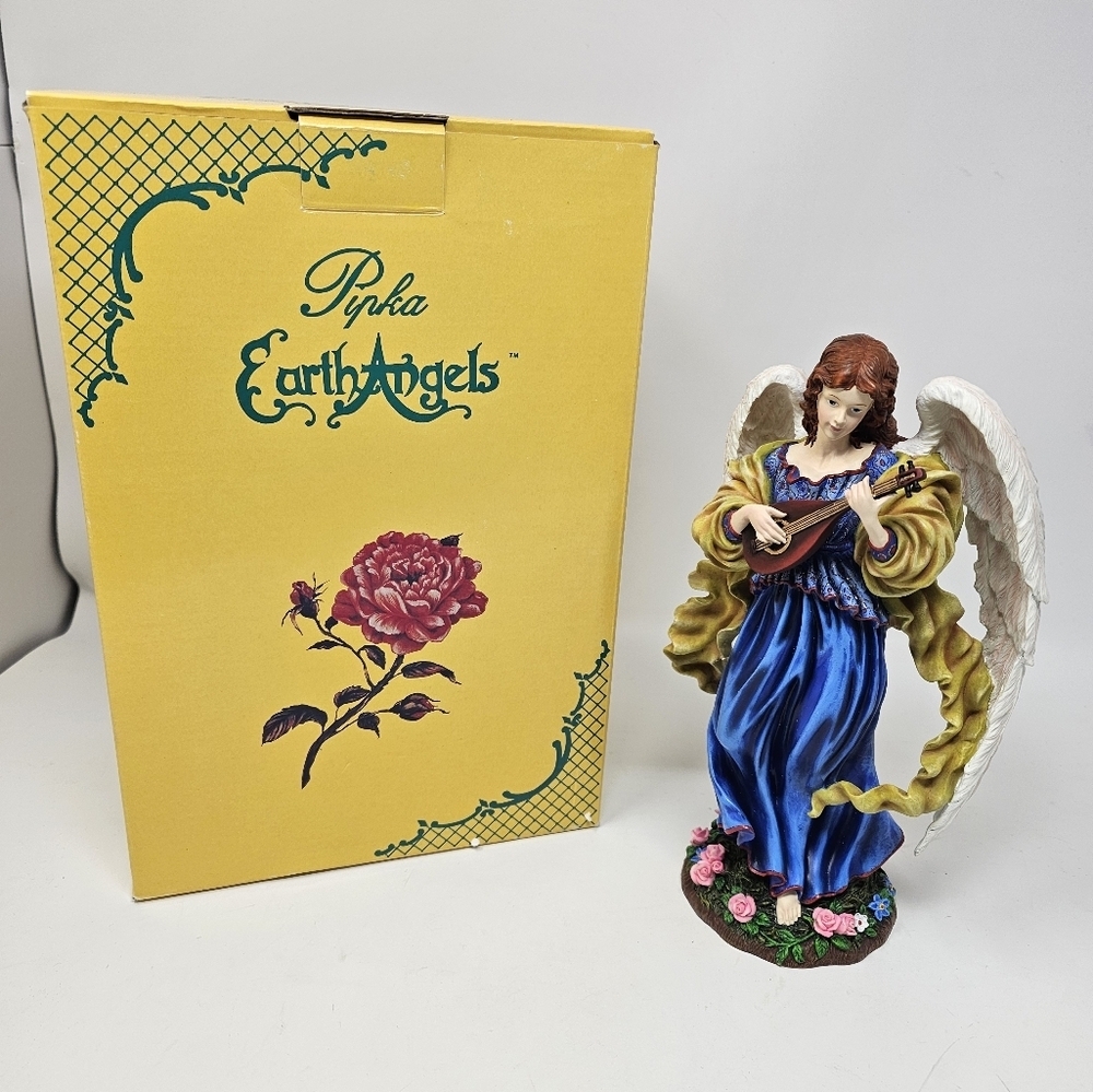 Pipka Earth Angels Sylvia The Song Angel  #13817 Limited Edition New in Open Box